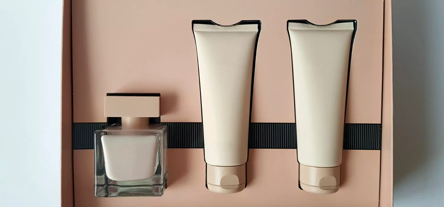 Eleganza Sostenibile: il packaging di profumi in cartone e materiali ecologici di Cartongraf